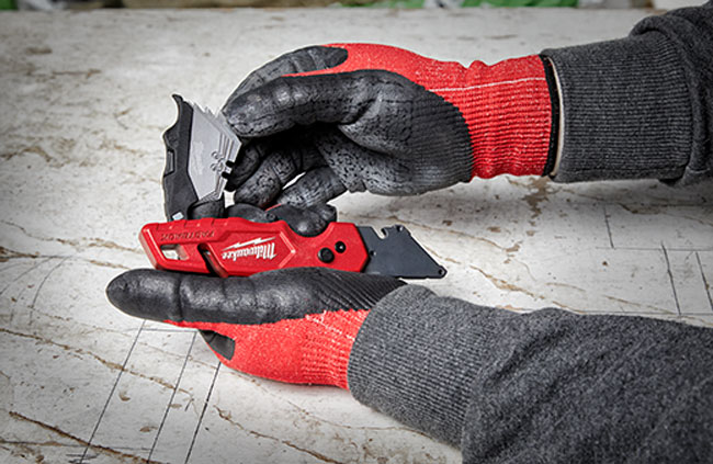 Milwaukee FASTBACK Folding Utility Knife with Blade Storage from GME Supply