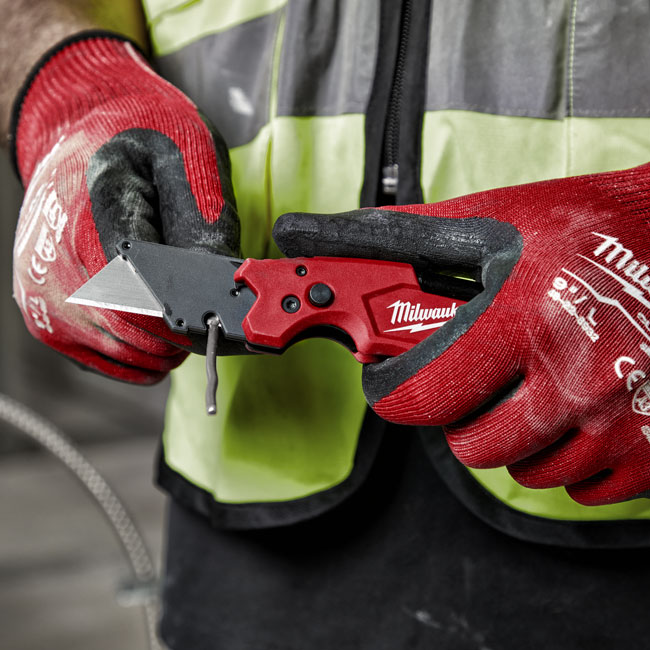 Milwaukee FASTBACK 6-in-1 Folding Utility Knife from Columbia Safety