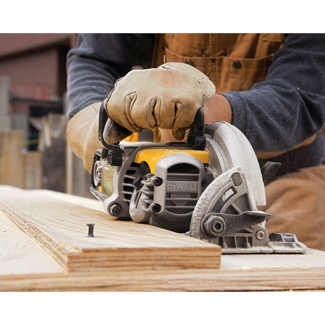 DeWALT 7-1/4 Inch Worm Drive Circular Saw with Brake from GME Supply